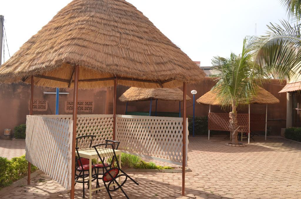 Ouaga Beach Hotel Ouagadougou Dış mekan fotoğraf