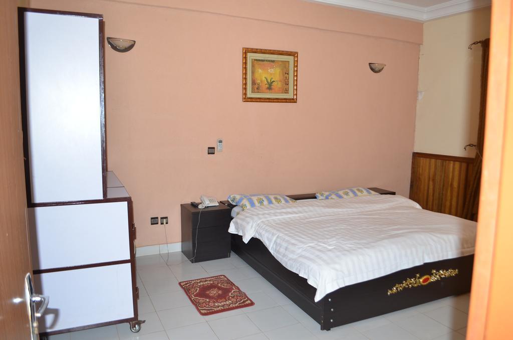 Ouaga Beach Hotel Ouagadougou Dış mekan fotoğraf