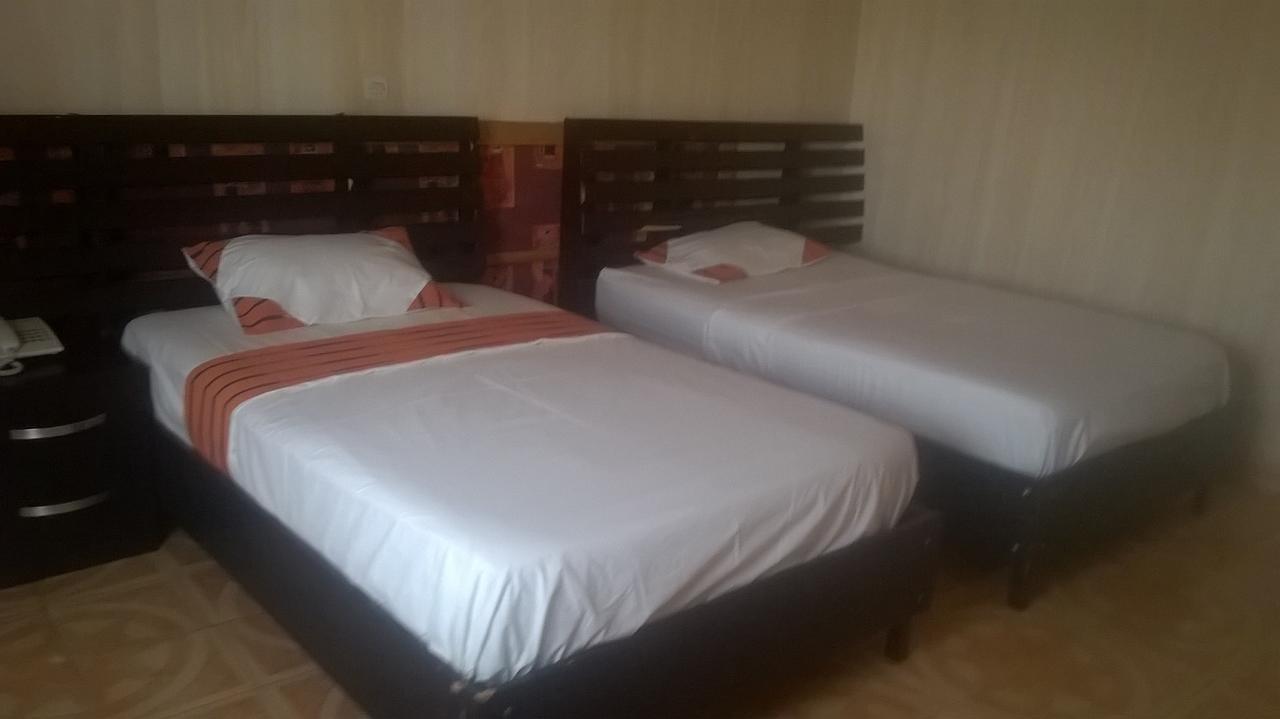 Ouaga Beach Hotel Ouagadougou Dış mekan fotoğraf