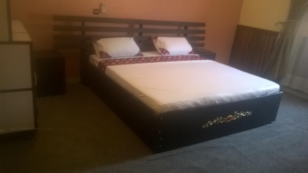 Ouaga Beach Hotel Ouagadougou Dış mekan fotoğraf