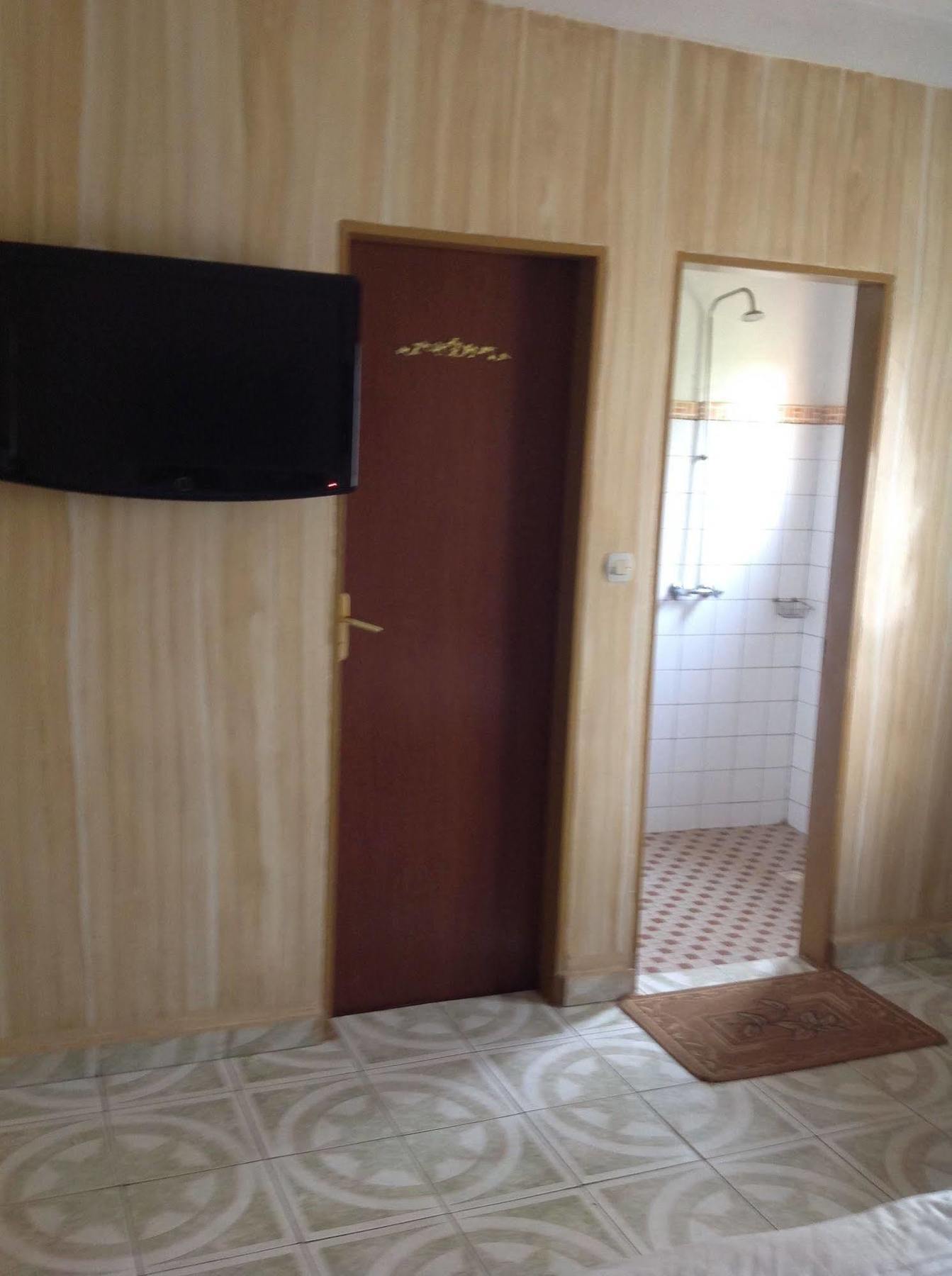 Ouaga Beach Hotel Ouagadougou Dış mekan fotoğraf