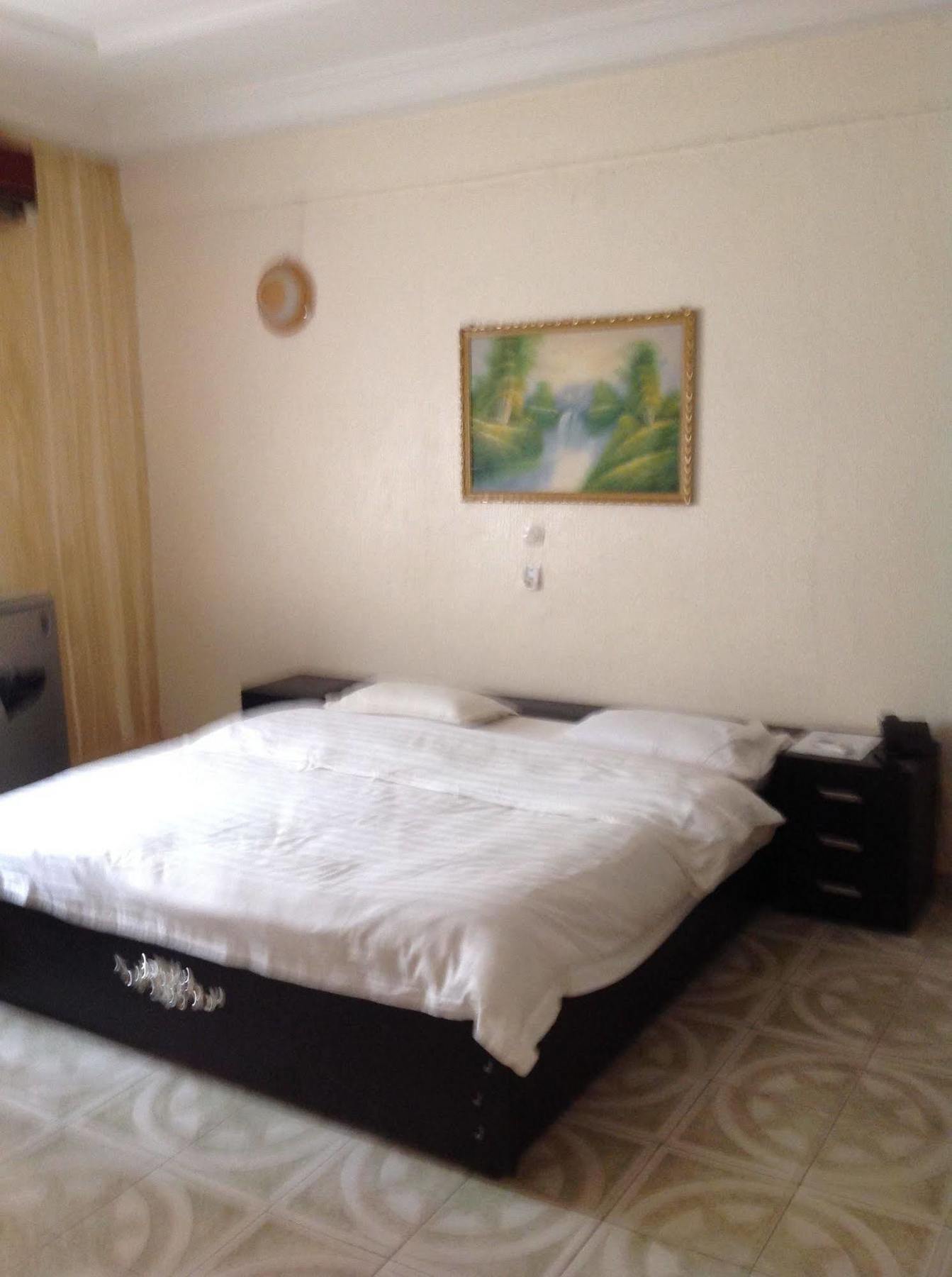 Ouaga Beach Hotel Ouagadougou Dış mekan fotoğraf